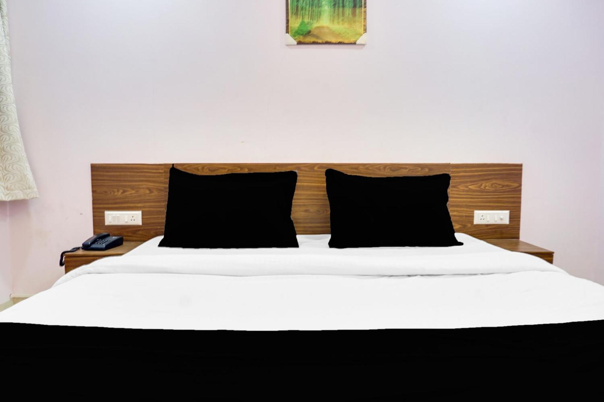 Super Collection O Chandan Nagar Kharadi Formerly Kharadi Inn Пуна Экстерьер фото