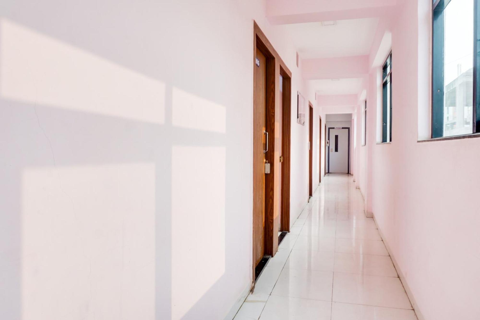 Super Collection O Chandan Nagar Kharadi Formerly Kharadi Inn Пуна Экстерьер фото