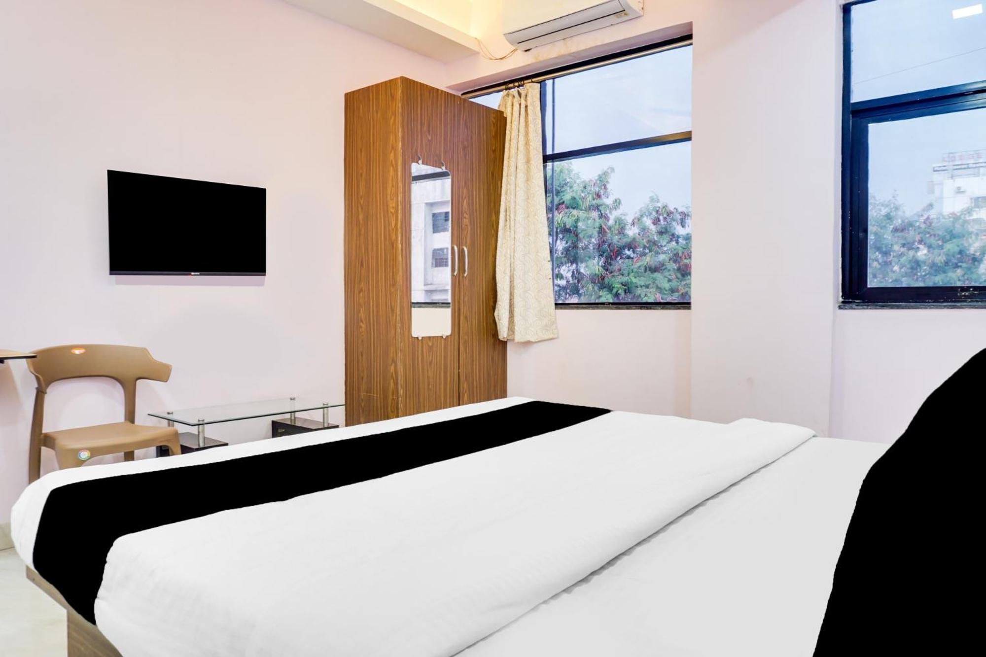 Super Collection O Chandan Nagar Kharadi Formerly Kharadi Inn Пуна Экстерьер фото
